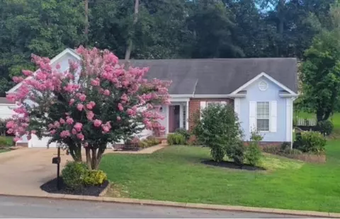 232 Brently Woods Dr, Chattanooga, TN 37421