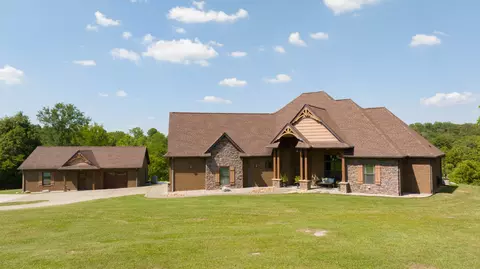 1015 Lakewood Dr, Gallatin, TN 37066