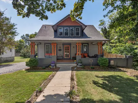 206 Bright Ave, Fayetteville, TN 37334