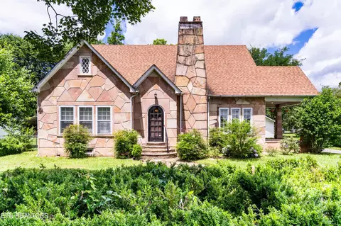 341 Church St, Spring City, TN 37381