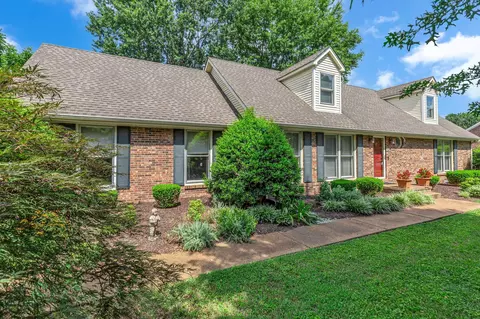 2507 Regency Park Dr, Murfreesboro, TN 37129 photo 2