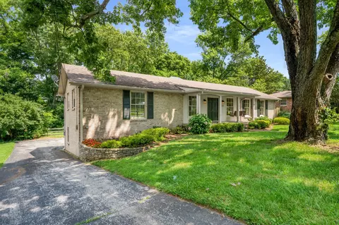 5428 Wakefield Dr, Nashville, TN 37220
