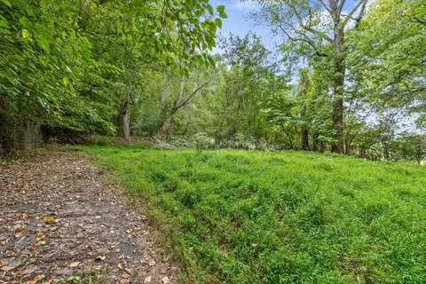 2002 Gold Point Cir N, Hixson, TN 37343