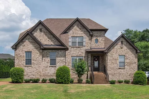 1073 Lillian Ln, Gallatin, TN 37066