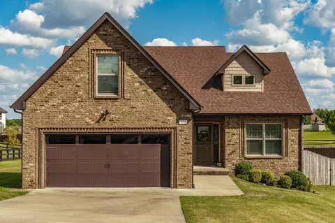 135 Irish Oaks Dr, Portland, TN 37148