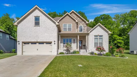 1321 Highgrove Ln, Clarksville, TN 37043
