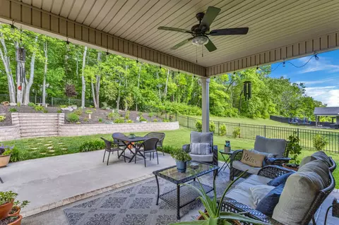 1321 Highgrove Ln, Clarksville, TN 37043