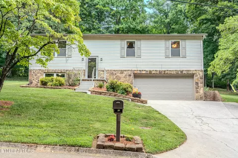 5005 Laurel Woods Dr, Knoxville, TN 37921