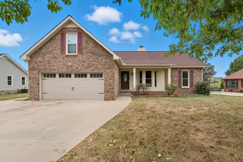 624 Stonewall Ln, Clarksville, TN 37040