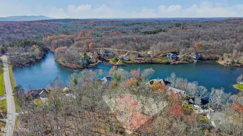 110 Sherwood Cir, Crossville, TN 38558