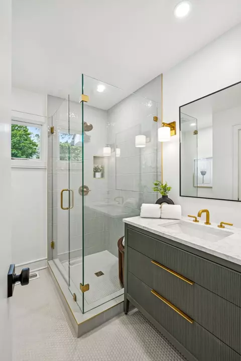 Bath - 101 Williamsburg Pl, Franklin, TN 37064 photo 4 of 6