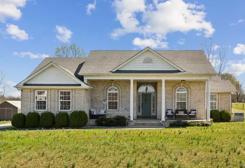 106 Mai Ridge Ln, Lafayette, TN 37083