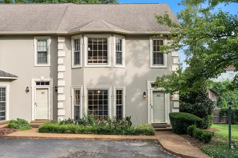 107 Stokeswood Pl, Nashville, TN 37215