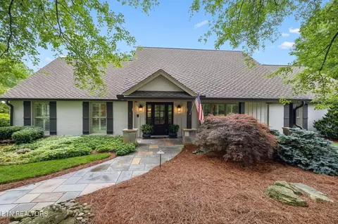 12368 N Fox Den Dr, Knoxville, TN 37934