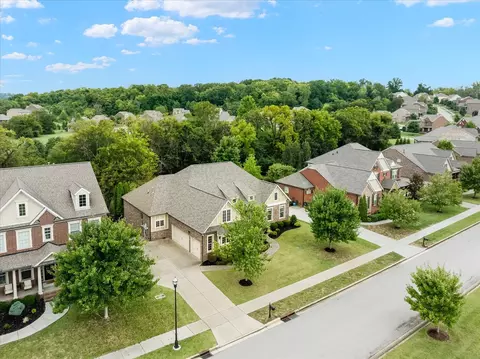6855 Manor Dr, College Grove, TN 37046