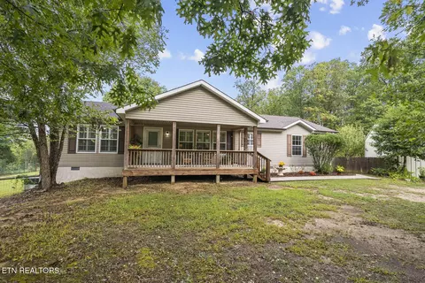 1301 Valley View Rd, Crossville, TN 38572