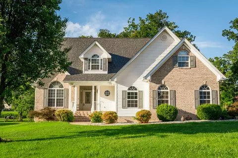 8915 Streamside Dr, Ooltewah, TN 37363