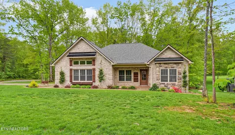 10 Hanover Ct, Crossville, TN 38558