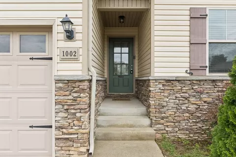 1002 Halverson Dr, Murfreesboro, TN 37128 photo 2