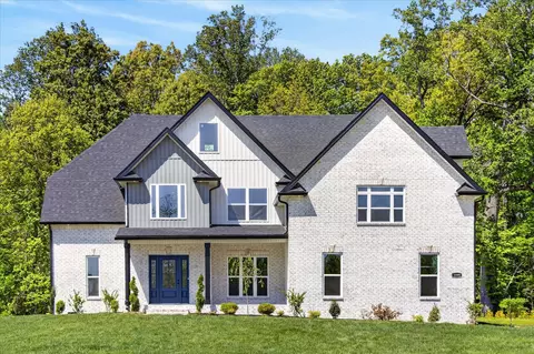 18 Cooper Crk, Woodlawn, TN 37191