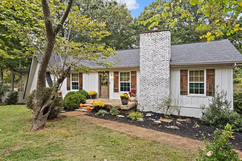 1017 Red Oak Dr, Greenbrier, TN 37073