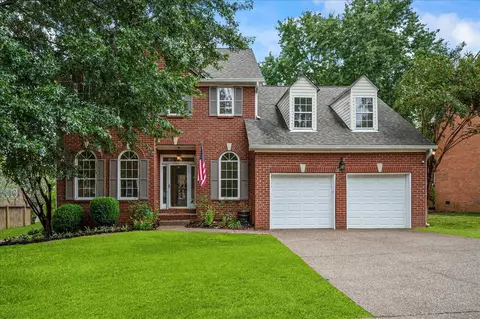 805 Meadow Ridge Ct, Nashville, TN 37221