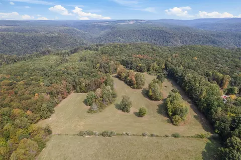 6245 Green Town Rd, Tracy City, TN 37387