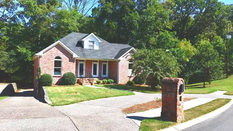 124 Country Hills Dr, Hendersonville, TN 37075