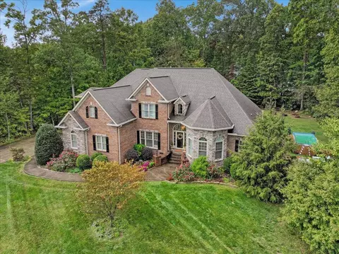 3349 Cloudcrest Trl, Signal Mountain, TN 37377