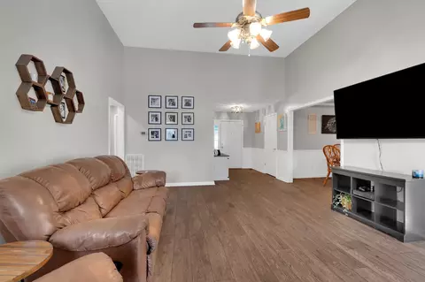Entry Way - 2702 Comer Dr, Murfreesboro, TN 37128 photo 2 of 3