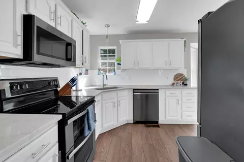 Kitchen - 2702 Comer Dr, Murfreesboro, TN 37128 photo 4 of 4