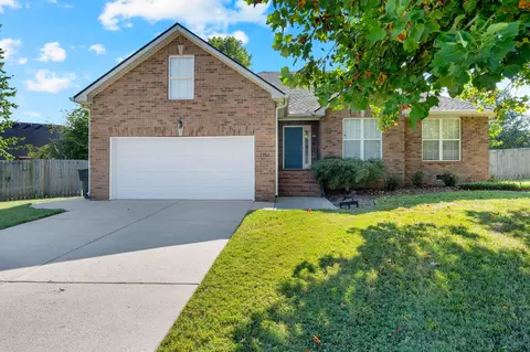 2702 Comer Dr, Murfreesboro, TN 37128