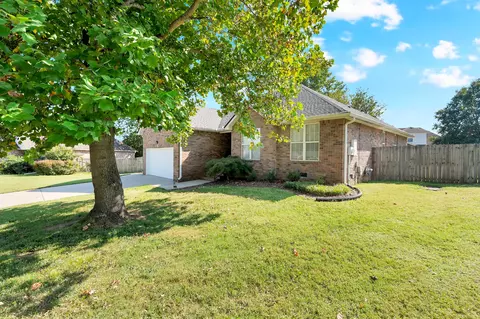 Exterior - 2702 Comer Dr, Murfreesboro, TN 37128 photo 4 of 14