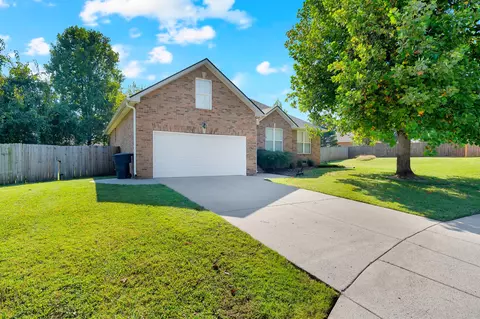Exterior - 2702 Comer Dr, Murfreesboro, TN 37128 photo 3 of 14