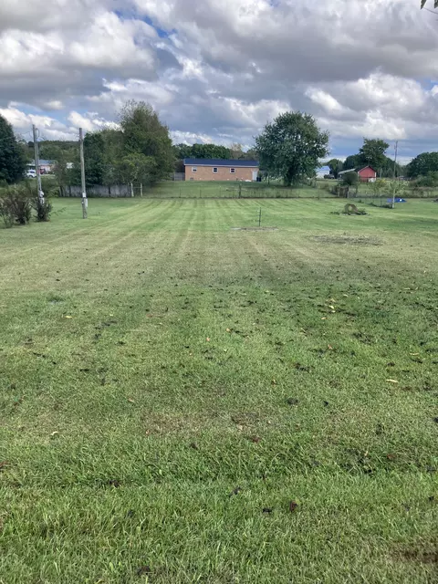 186 N G St, Hillsboro, TN 37342