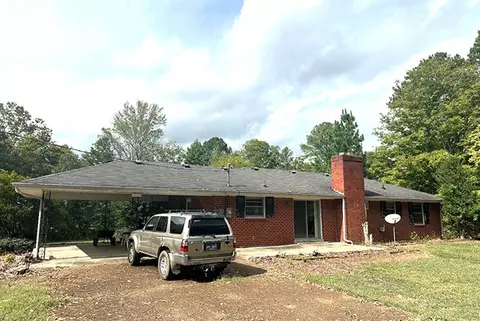 1020 Golf Course Ln, Ashland City, TN 37015