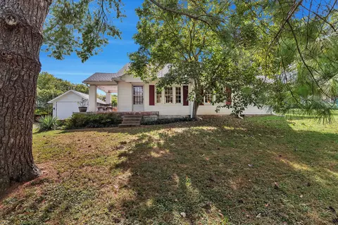 1418 Riverwood Dr, Nashville, TN 37216
