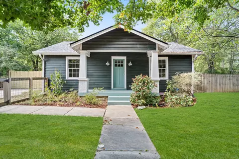 3840 Saunders Ave, Nashville, TN 37216