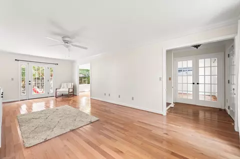 Living - 216 Devrow Ct, Franklin, TN 37064 photo 4 of 5