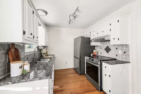 Kitchen - 216 Devrow Ct, Franklin, TN 37064 photo 3 of 4