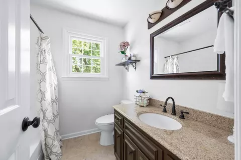 Bath - 216 Devrow Ct, Franklin, TN 37064 photo 2 of 2