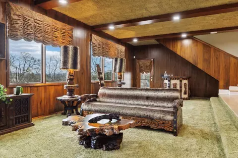 Living - 750 Walker Rd, Beechgrove, TN 37018 photo 3 of 7