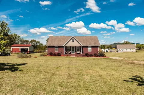 1017 Spire Way Dr, Castalian Springs, TN 37031