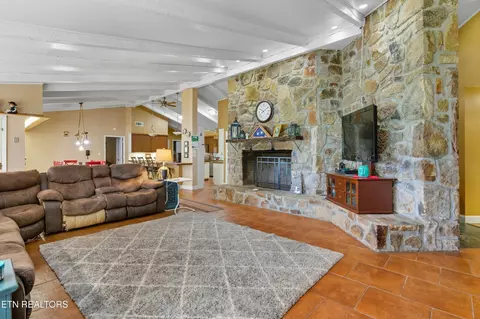 605 S Lake Dr, Oneida, TN 37841 photo 13