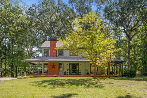 180 Post Oak Ave, Camden, TN 38320