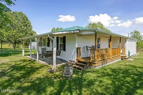 1217 Three Island Rd, Walling, TN 38587
