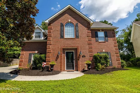 826 Tully Rd, Knoxville, TN 37919