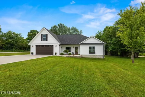 9 Chase Ln, Crossville, TN 38571