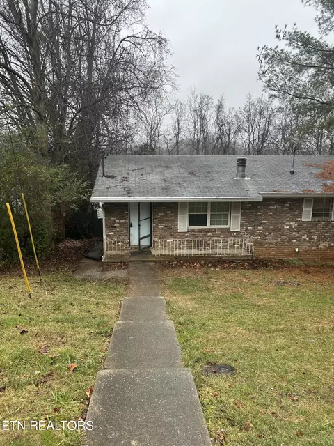 5101 Spring Valley Dr, Knoxville, TN 37917