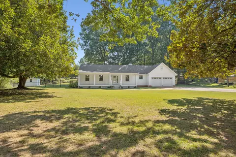 205 E Hills Ter, Dickson, TN 37055 photo 2